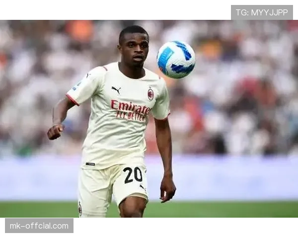 更衣室声音：卡卢卢接受采访谈担任米兰队长的感受